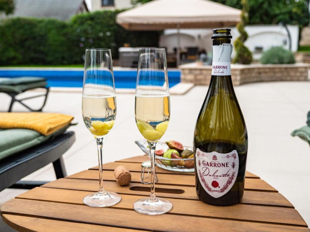 Fuege Villa Luxury & Wellness Balatonfured Luaran gambar